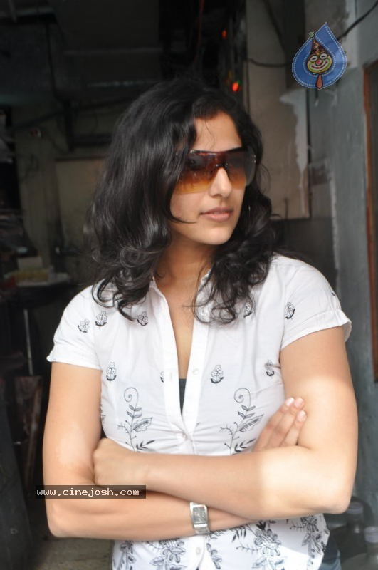 Nishanthi Latest Stills - 32 / 62 photos