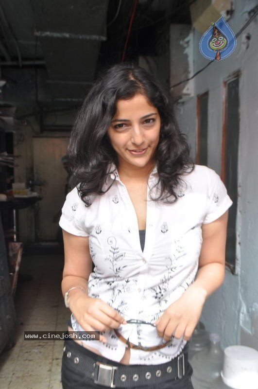Nishanthi Latest Stills - 36 / 62 photos