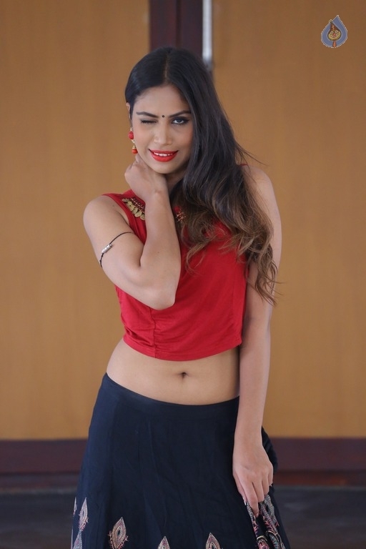 Nishi Ganda New Gallery - 25 / 42 photos
