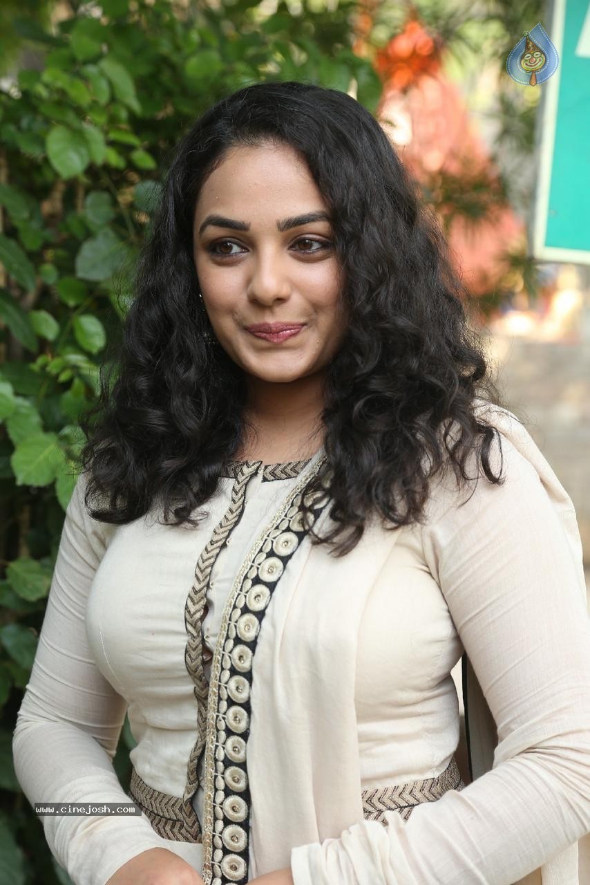 Nithya Menen Latest Gallery - 38 / 64 photos