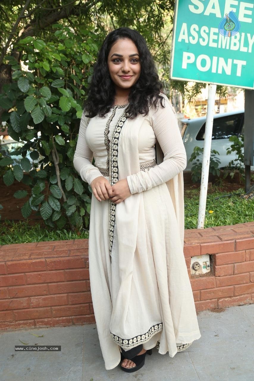 Nithya Menen Latest Gallery - 46 / 64 photos