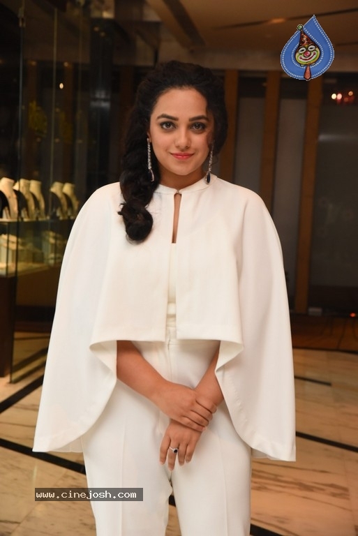 Nithya Menen Photos - 17 / 19 photos