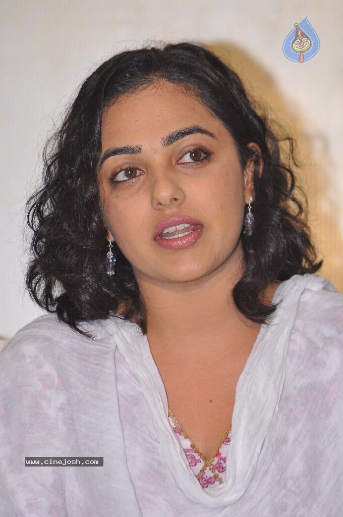 Nithya Menon - 75 / 100 photos