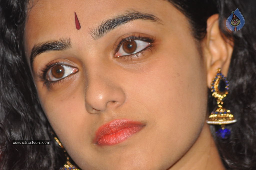 Nithya Menon Latest Stills - 23 / 71 photos