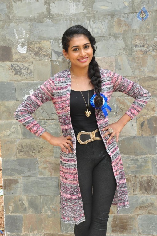 Nithya Naresh New Gallery - 11 / 18 photos