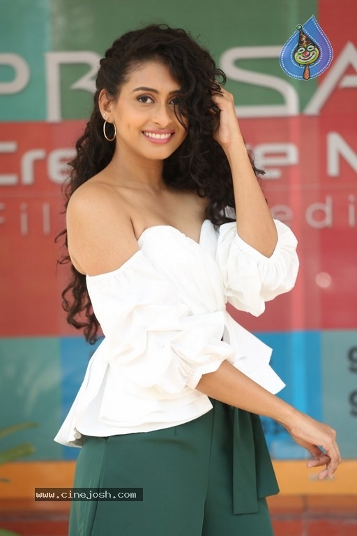 Nithya Naresh New Photos - 19 / 21 photos