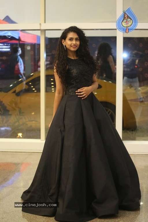 Nithya Naresh Stills - 10 / 21 photos