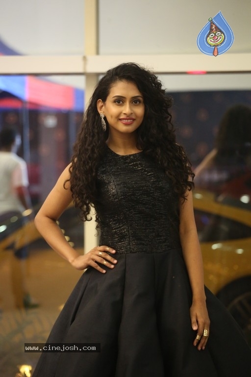 Nithya Naresh Stills - 19 / 21 photos