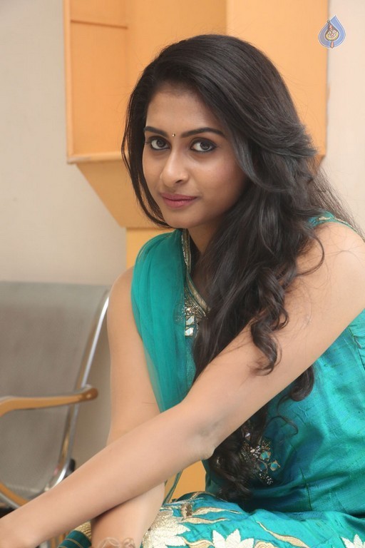 Nithya New Photos - 37 / 56 photos