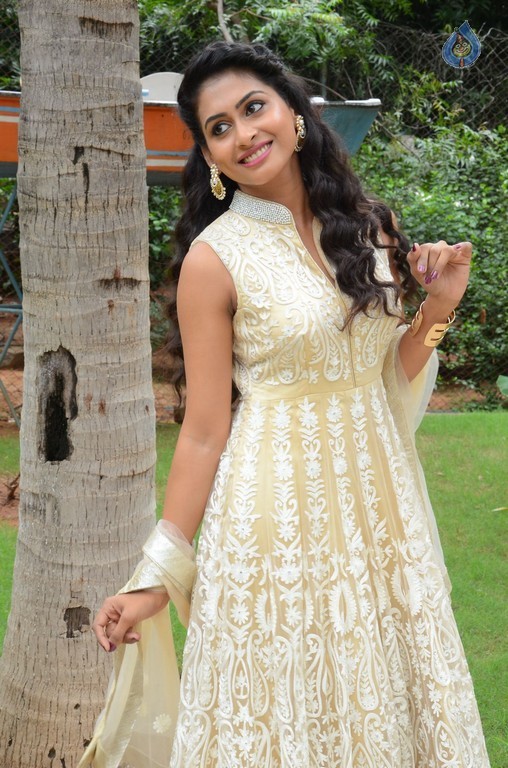 Nithya Photos - 32 / 36 photos