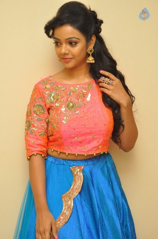 Nithya Shetty Gallery - 21 / 30 photos