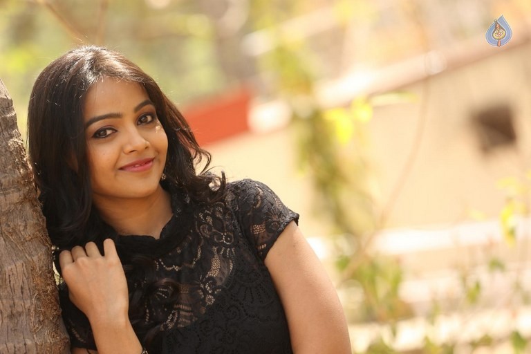 Nithya Shetty New Pics - 5 / 42 photos