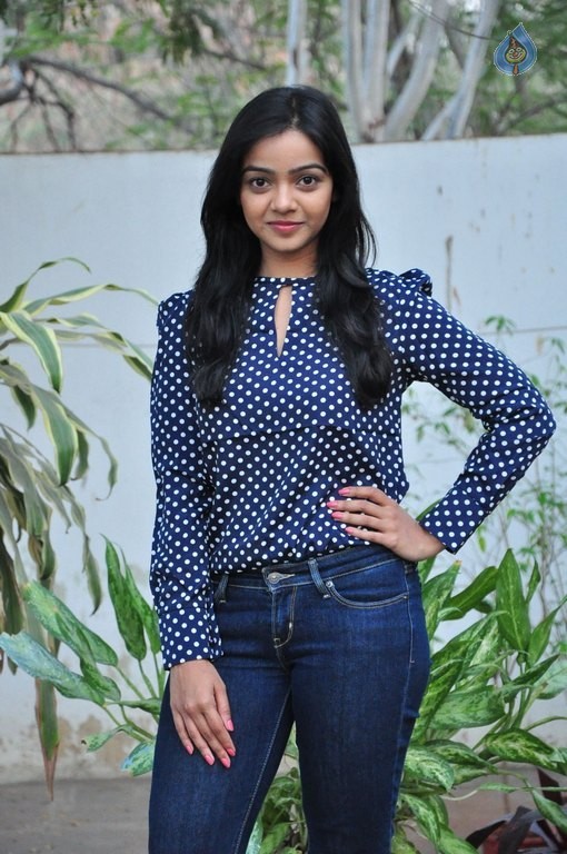 Nithya Shetty New Pics - 13 / 40 photos