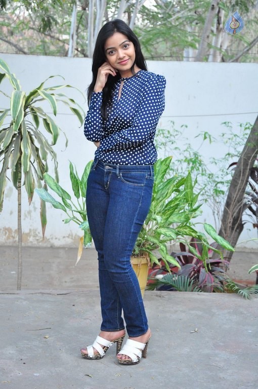 Nithya Shetty New Pics - 17 / 40 photos