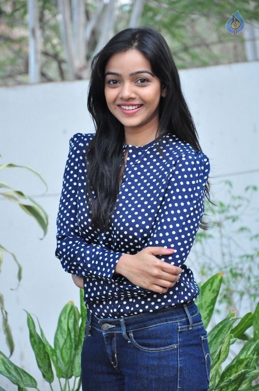 Nithya Shetty New Pics - 24 / 40 photos
