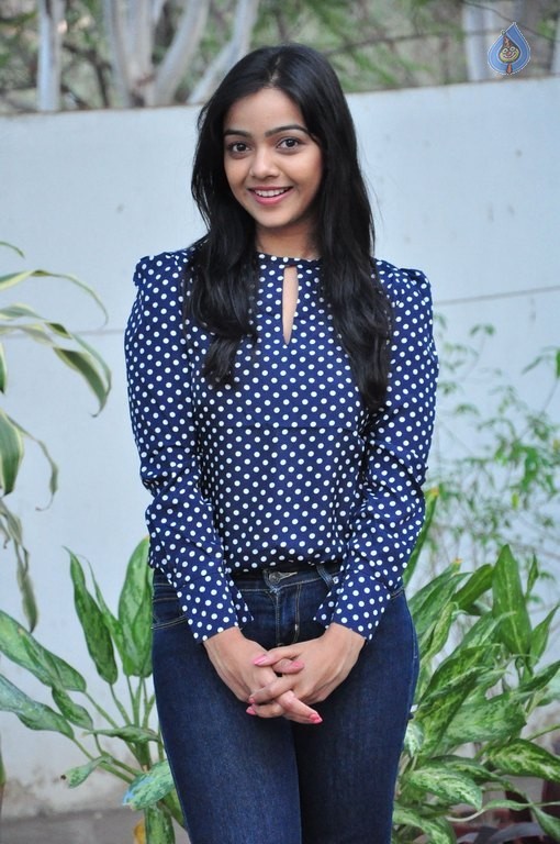 Nithya Shetty New Pics - 25 / 40 photos