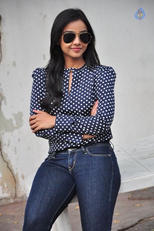 Nithya Shetty New Pics - 33 / 40 photos