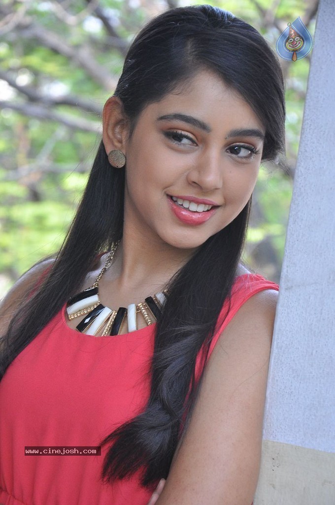Niti Taylor Stills - 42 / 71 photos