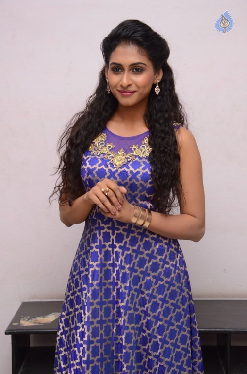 Nitya Naresh Latest Pics - 26 / 35 photos