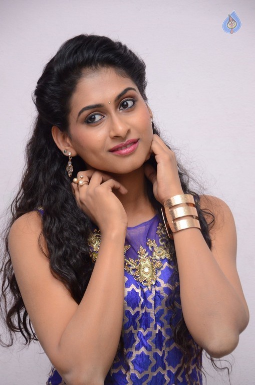 Nitya Naresh Latest Pics - 33 / 35 photos
