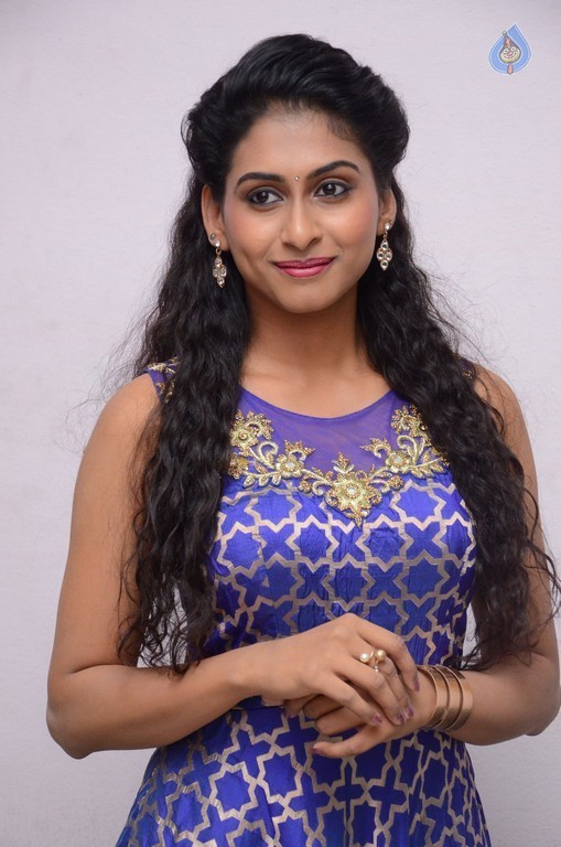 Nitya Naresh Latest Pics - 34 / 35 photos