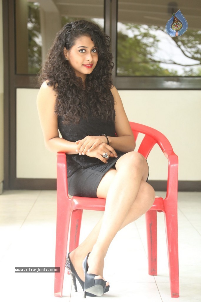 Nitya Stills - 76 / 147 photos