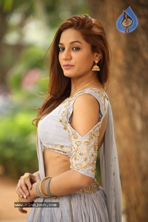 Niva Sharma Photos - 23 / 34 photos