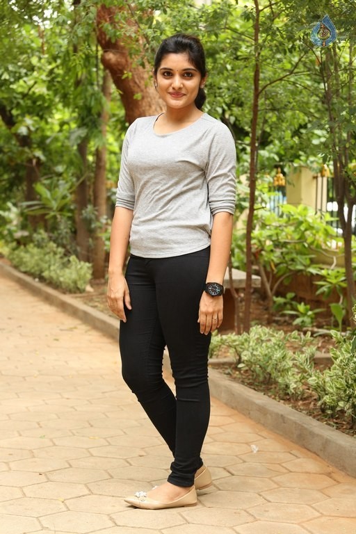 Niveda Thomas New Photos - 32 / 42 photos