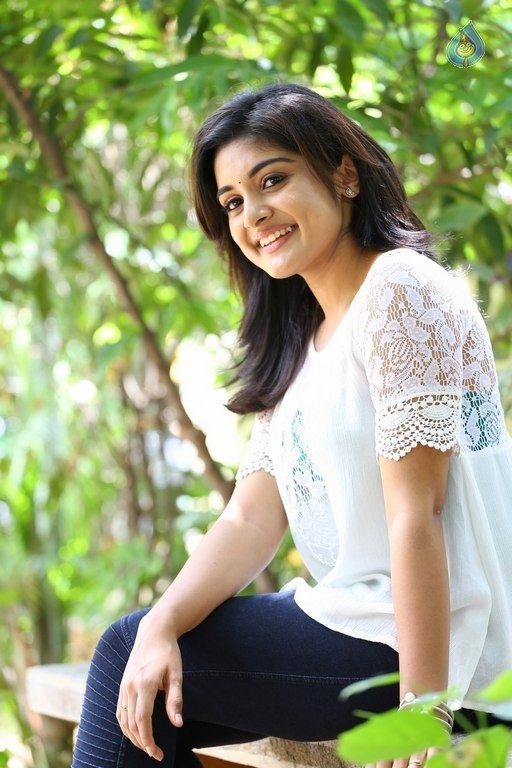 Niveda Thomas New Pics Photo 13 Of 39