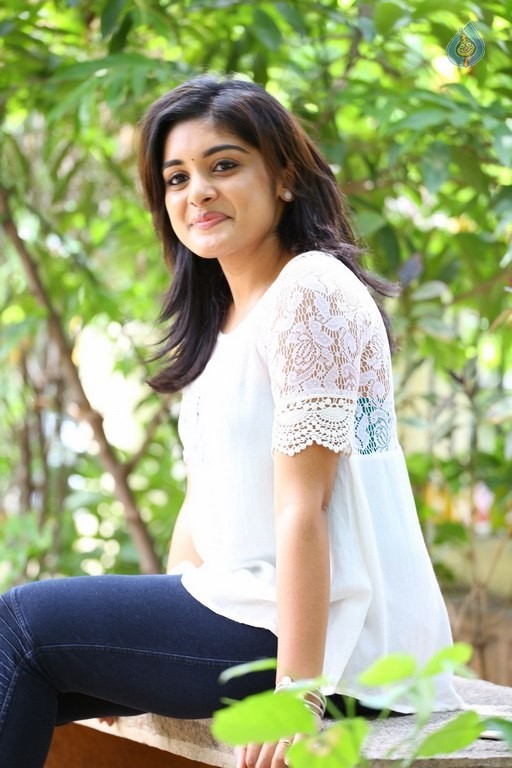 Niveda Thomas New Pics - 17 / 39 photos
