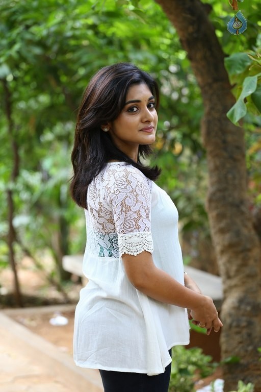 Niveda Thomas New Pics - 32 / 39 photos