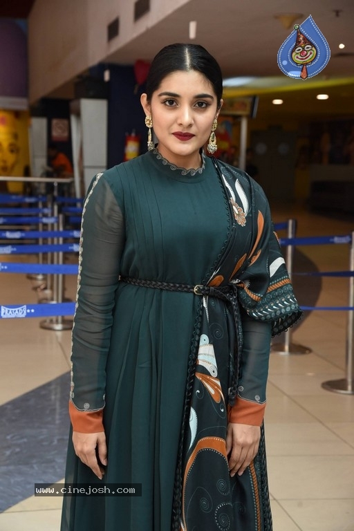 Niveda Thomas Photos - 15 / 21 photos