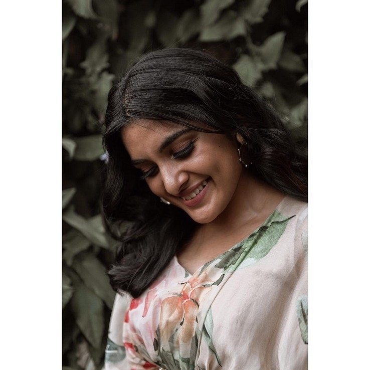 Nivetha Thomas Photos - 15 / 17 photos