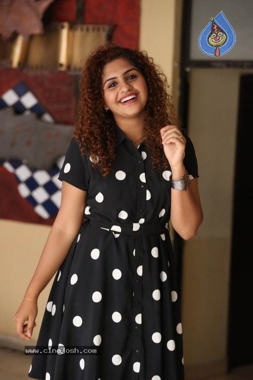 Noorin Sherif Interview Photos - 13 / 21 photos