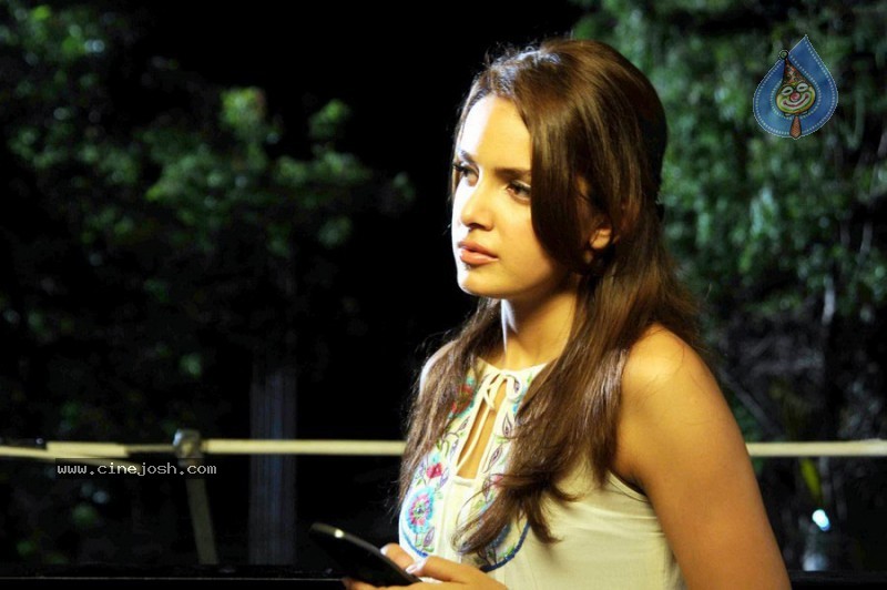 Orange Movie Actress Shazahn Padamsee Stills - 11 / 14 photos