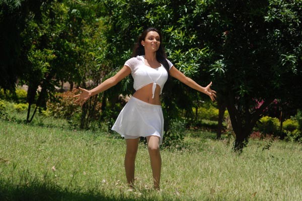 Arya Vora - Padaharella Vayasu - Photos - 2 / 93 photos