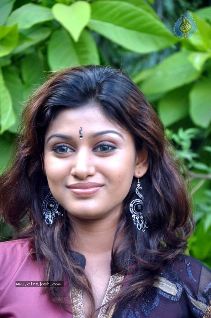 680px x 1024px - Oviya Stills - Photo 19 of 26