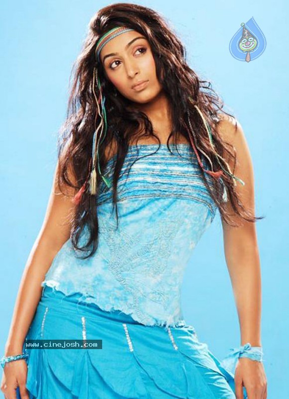 Padma Priya - 7 / 27 photos