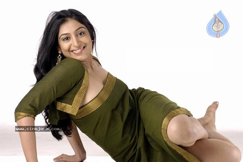 Padma Priya - 12 / 27 photos