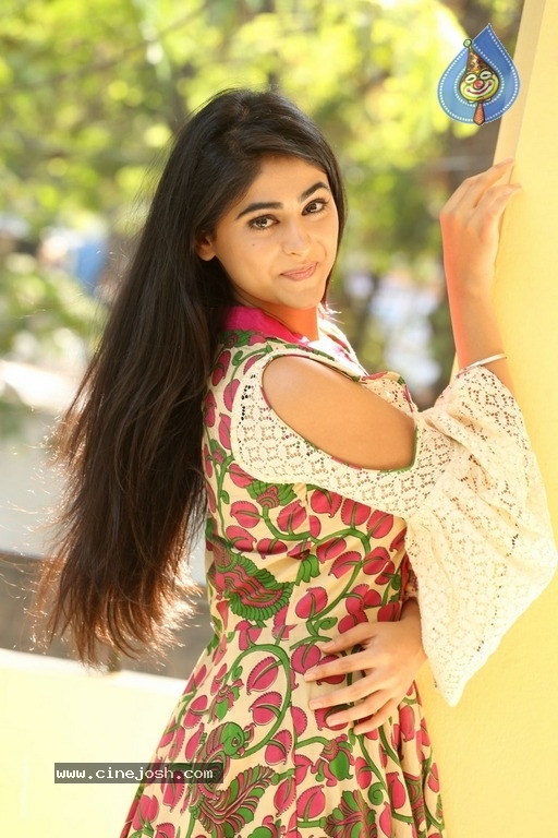 Palak Lalwani Images - 11 / 42 photos