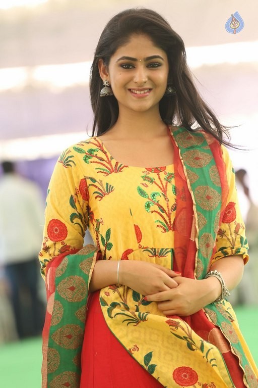 Palak Lalwani New Photos - 21 / 34 photos