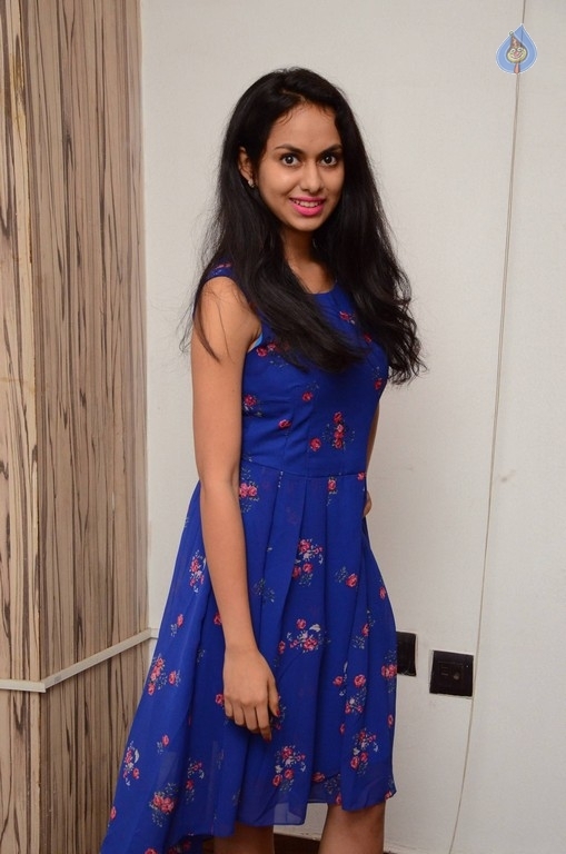 Pallavi Dora Gallery - 13 / 17 photos