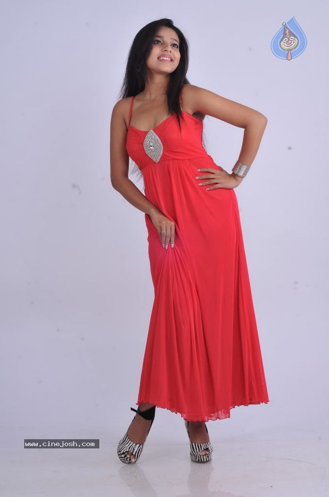 Pameela Latest Stills - 32 / 73 photos
