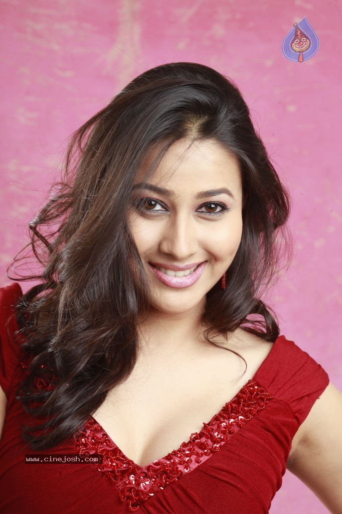 Panchi Bora Hot Stills - 7 / 38 photos