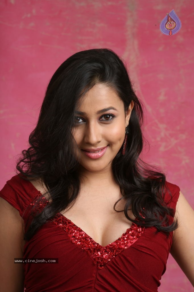 Panchi Bora Hot Stills - 31 / 38 photos