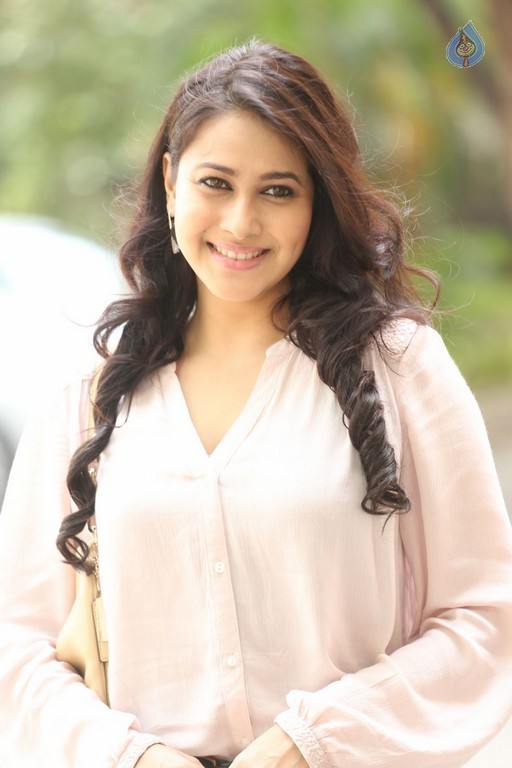Panchi Bora Latest Gallery  - 19 / 39 photos
