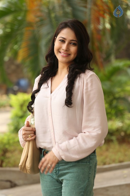 Panchi Bora Latest Gallery  - 32 / 39 photos