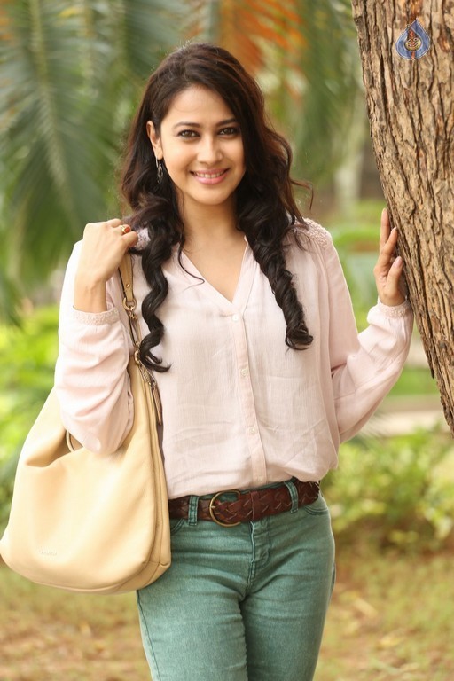Panchi Bora Latest Gallery  - 34 / 39 photos