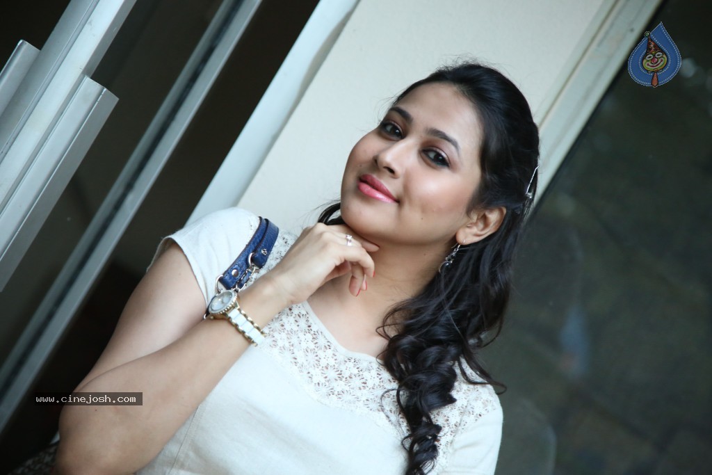 Panchi Bora Latest Pics - 25 / 68 photos