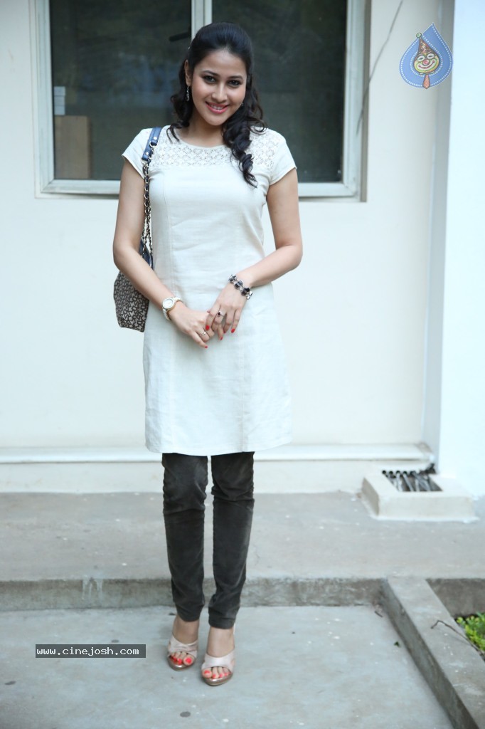 Panchi Bora Latest Pics - 49 / 68 photos